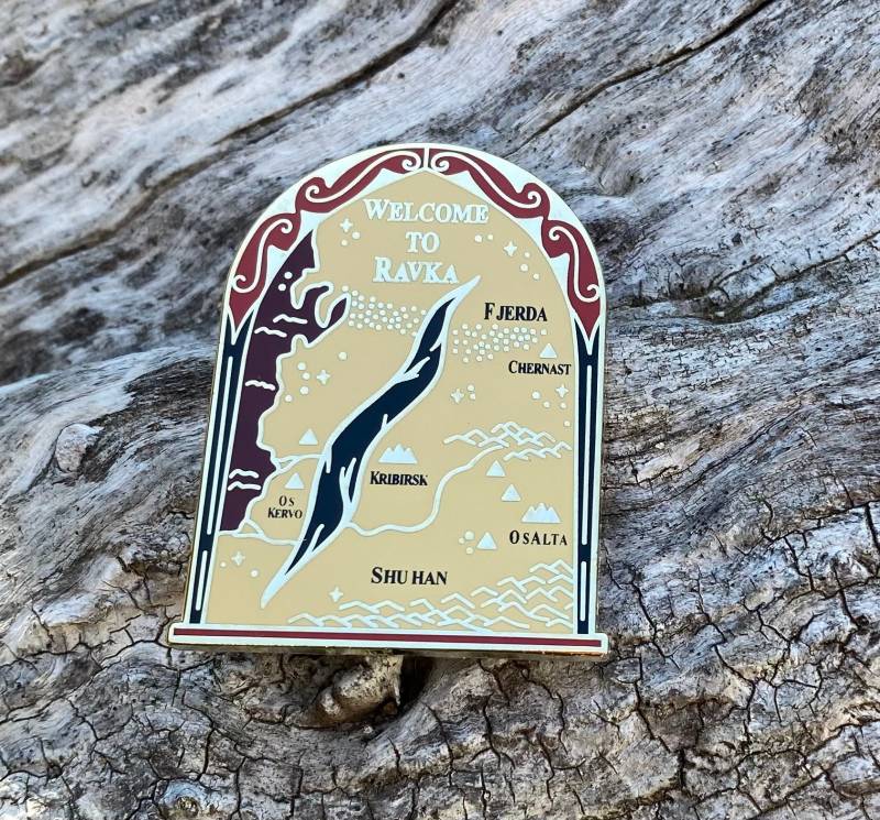 Ravka Crows Six Of Map Hard Emaille Pin von EnchantedExtrasbyBri