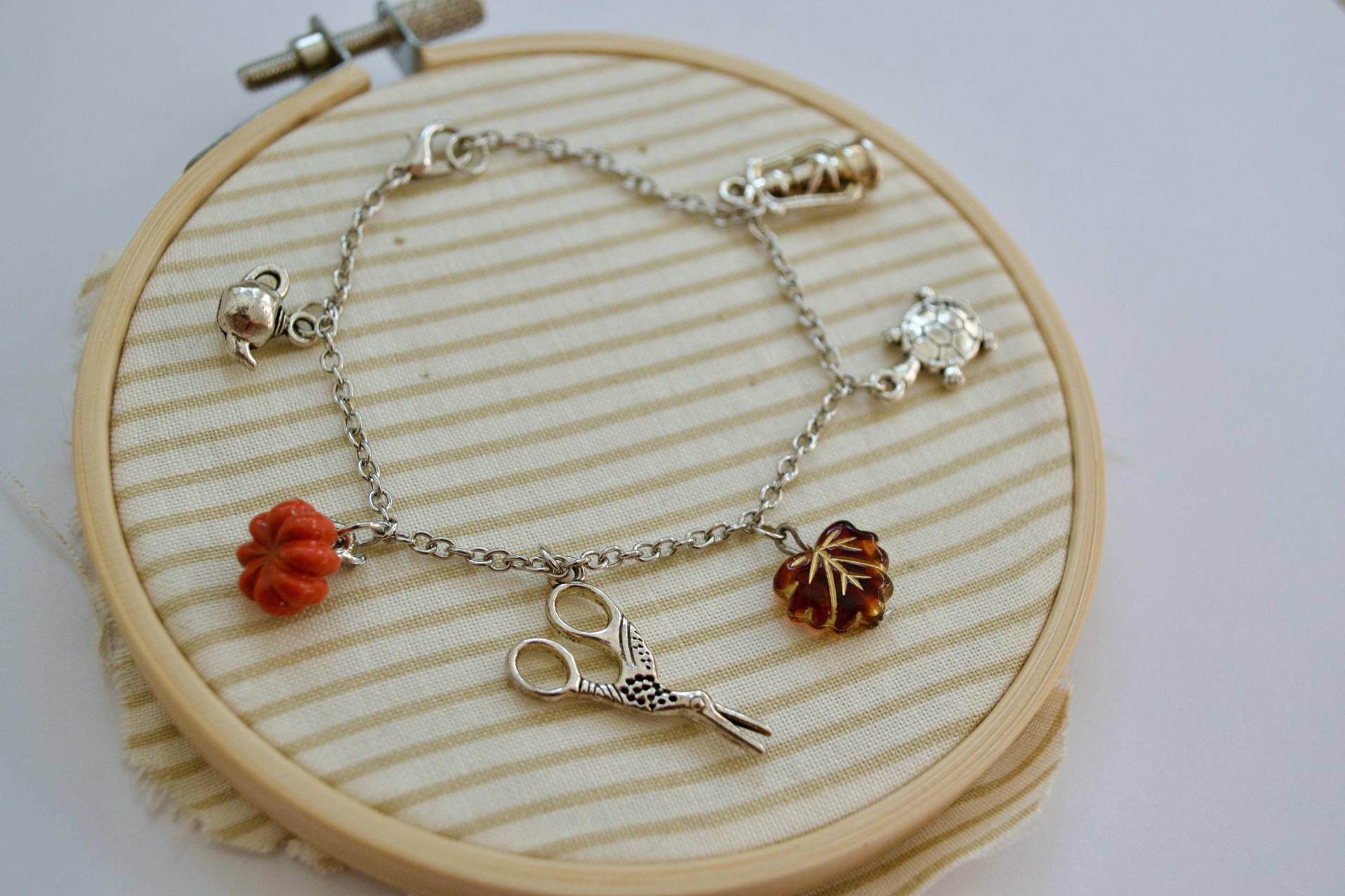 Herbst Ottw Charm Armband von EnchantedLeaJewelry