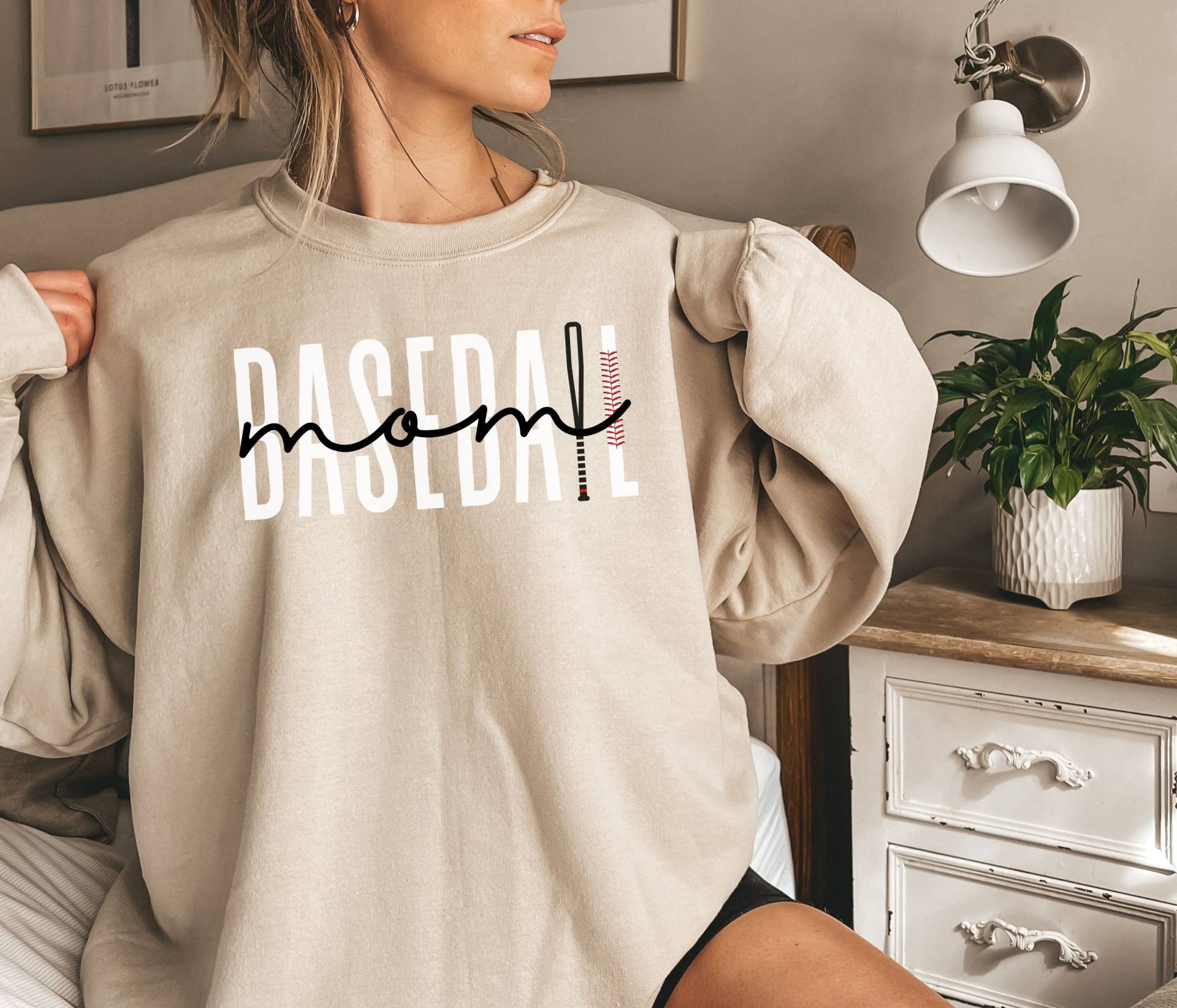 Baseball Mama Sweatshirt Für Sweater Shirt Frauen Sport Muttertag Geschenk Familie Shirts von EnchantedLilyDesign