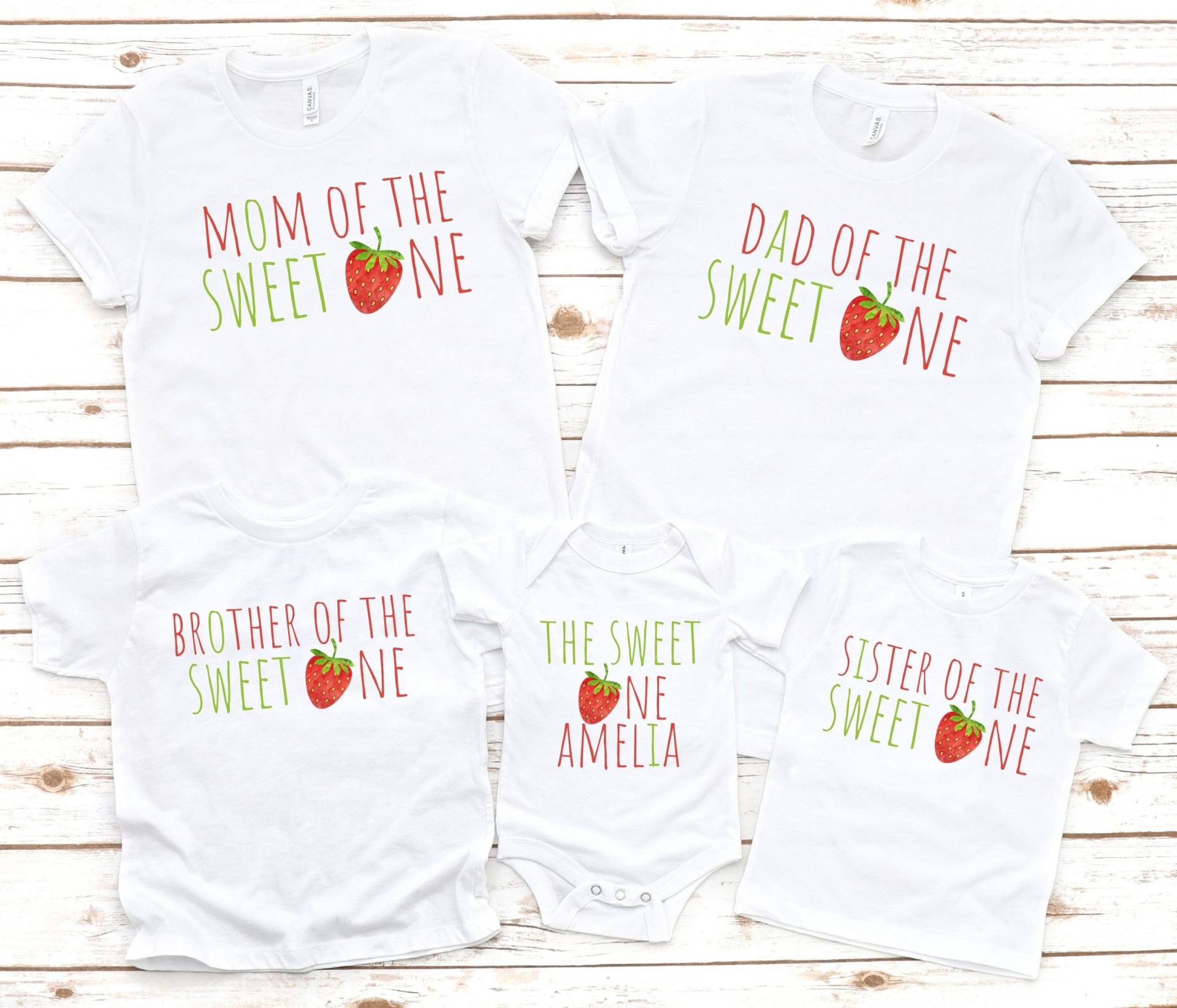 Passende Familien Geburtstagsshirts Für Erdbeere 1. Geburtstag Sweet One Erdbeer Party Thema Mama Shirt Papa Schwester Mädchen von EnchantedLilyDesign