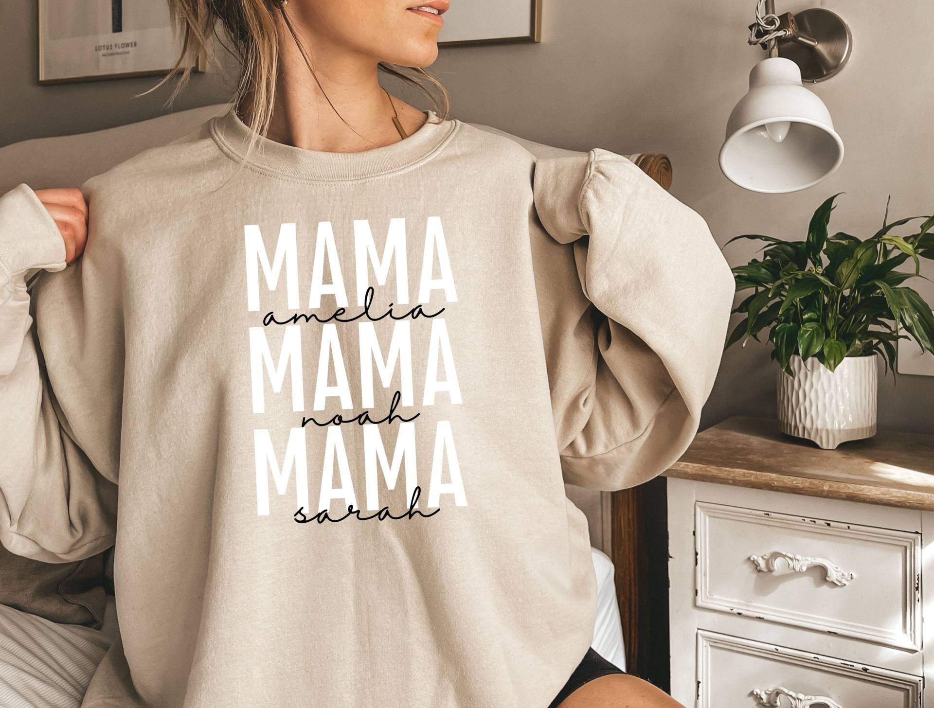 Personalisiertes Mama Sweatshirt Personalisiert Mit Dem Namen/Den Namen Deines Kindes Mama Geschenk Für Mama, Tolles Neues von EnchantedLilyDesign