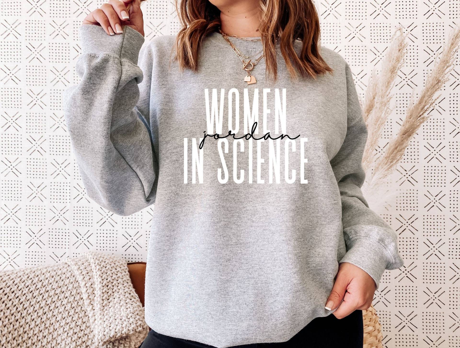 Personalisiertes Science Sweatshirt, Stiel Abitur Geschenk, Frauen Wissenschaftler Shirts, College Grad Geschenke, Doktorarbeit, in Wissenschaft von EnchantedLilyDesign