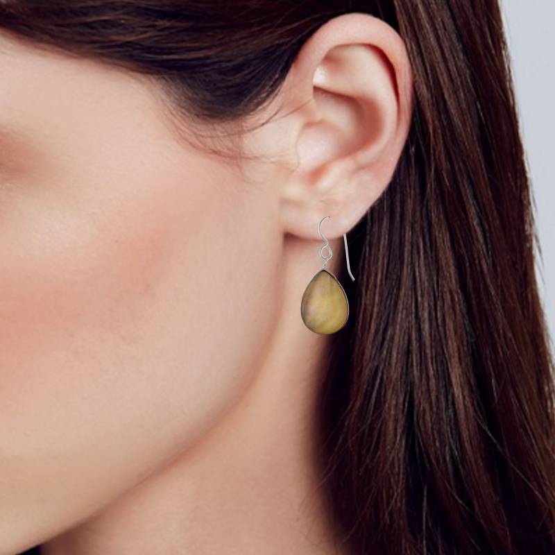 Braune Ohrringe, Perlmutt, Boho Leichte Ohrringe in Silber, Geschenke Für Frauen von EnchantedTeaPoems