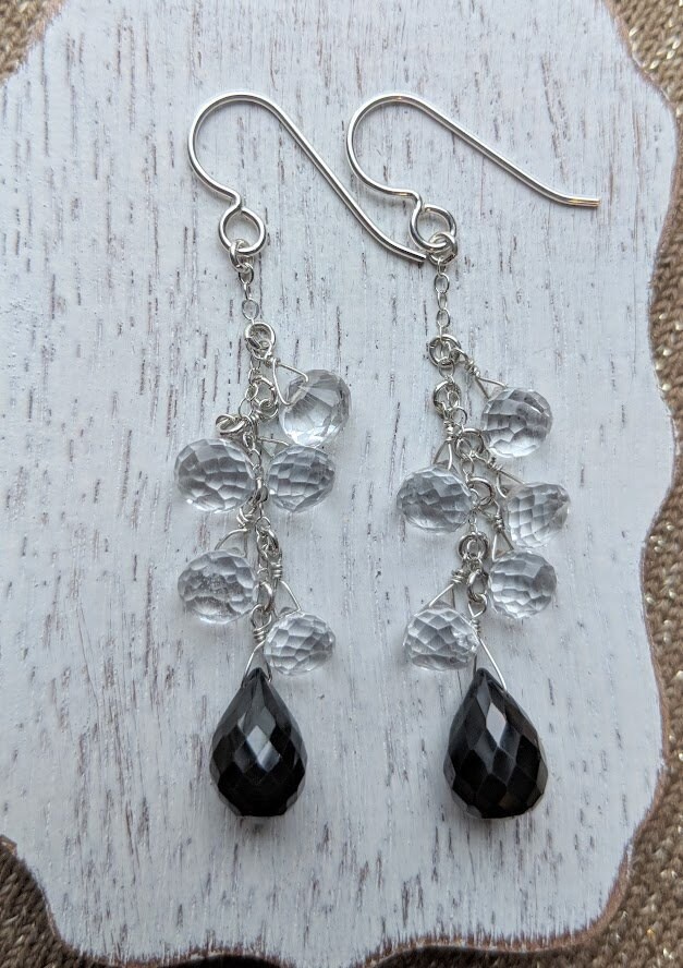 Schwarz Weiße Ohrringe, Boho Kronleuchter Edelstein Halbedelsteine, Perlen Schwarzer Spinell Und Bergkristall Silber von EnchantedTeaPoems