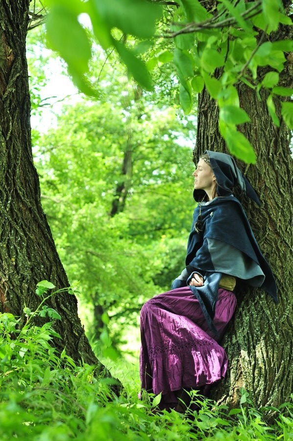 Blau Grauer Elfen Schal Mit Brosche Und Handschuhen/Handgemachter Wald-Umhang Boho Festival Cape Ritualkleidung Poncho von EnchantedTreeCrafts