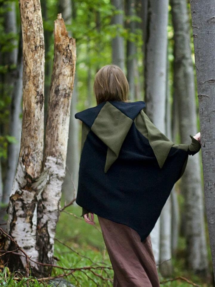 Forest Schwarz Grüner Elfen Schal Robe Mit Brosche Und Handschuhen von EnchantedTreeCrafts