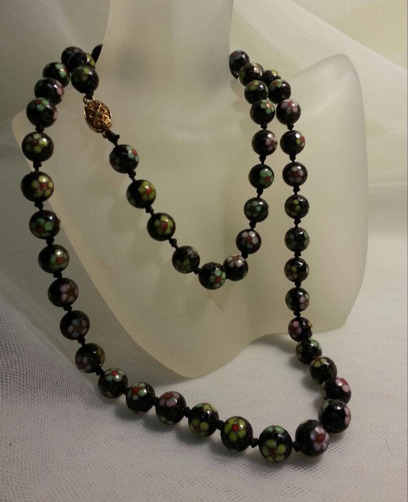 Vintage Cloisonne Emaille Perlen Halskette von EnchantingCollection