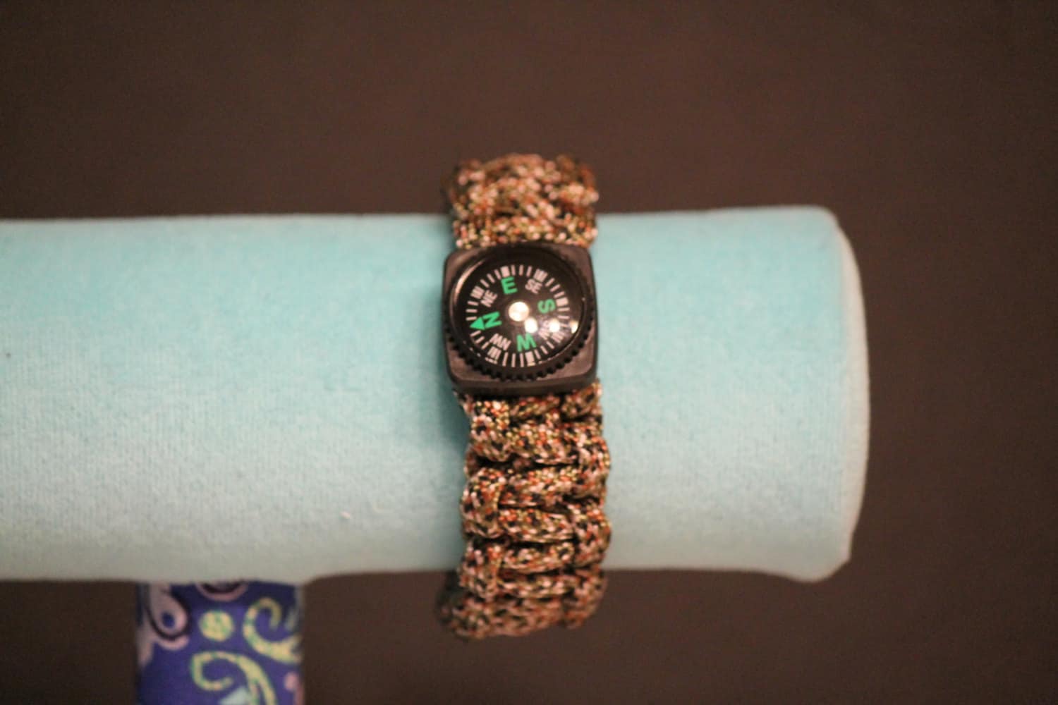 Camo Paracord W/Arbeitskompass Camo Paracord W/Arbeitskompass von EnchantingWanderer