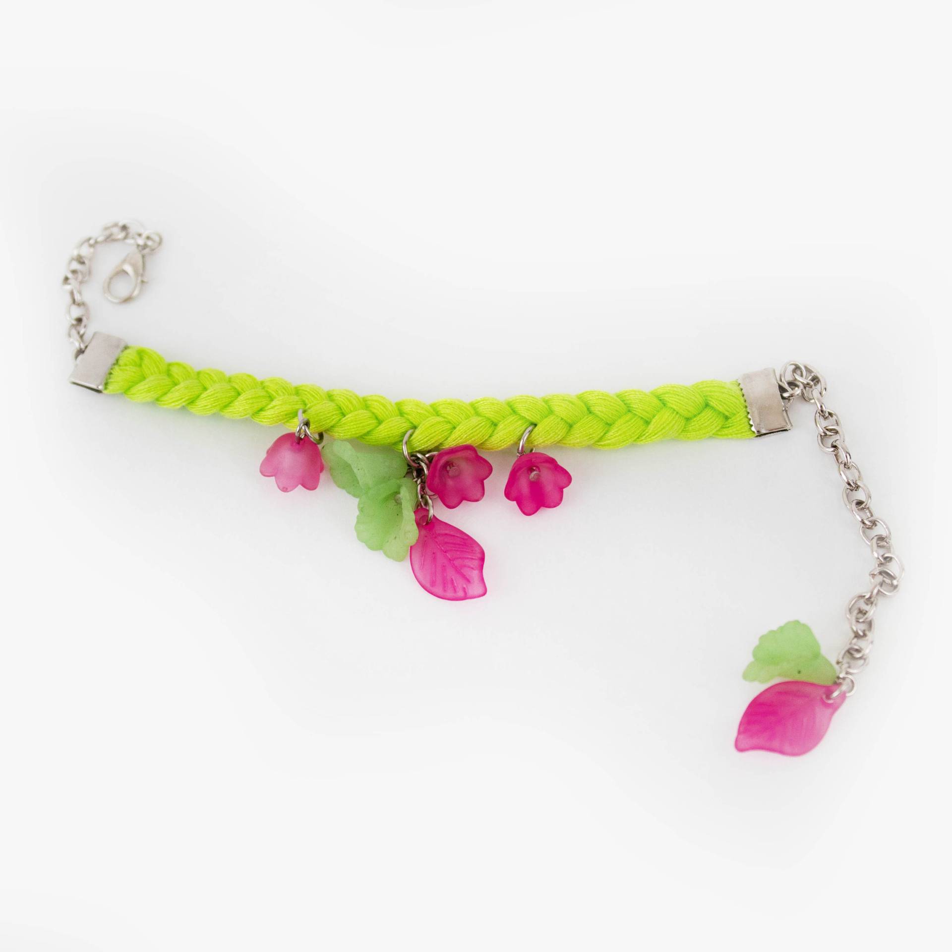 Grüner Faden-Blumen-Armband Grüner Faden-Blumen-Armband von EnchntedDistractns