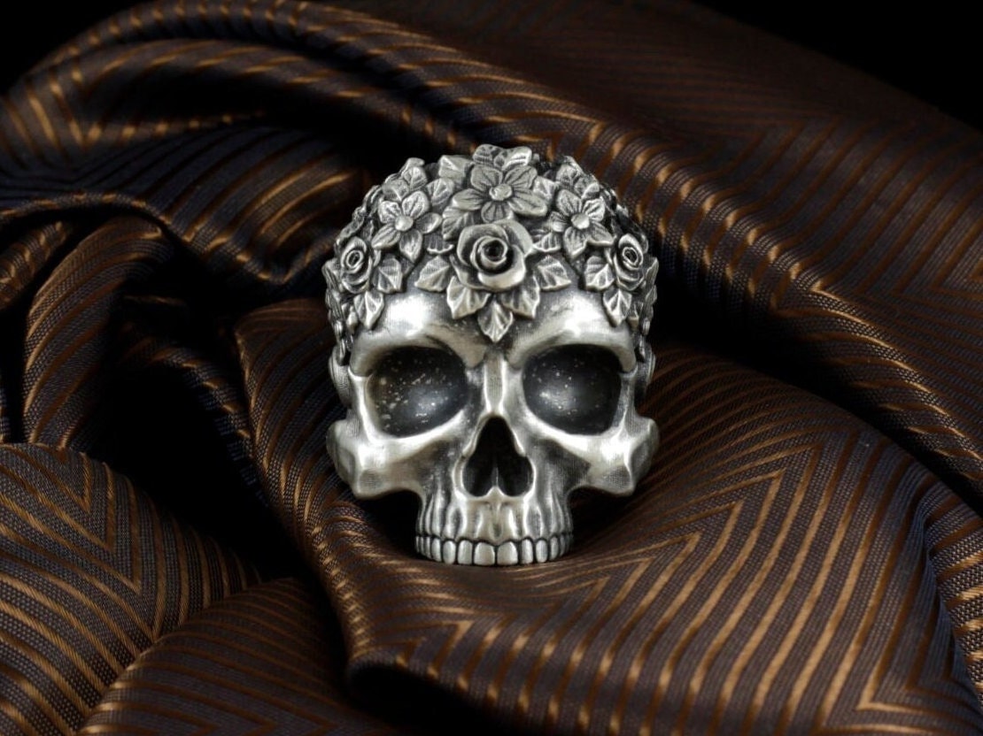 Handgemachte Totenkopf Silber Ring Mit Rosen, Männer Geschenk Ring, Sterling Biker Gothic Skeleton Art, Halloween Skulls von EnderAksuStore