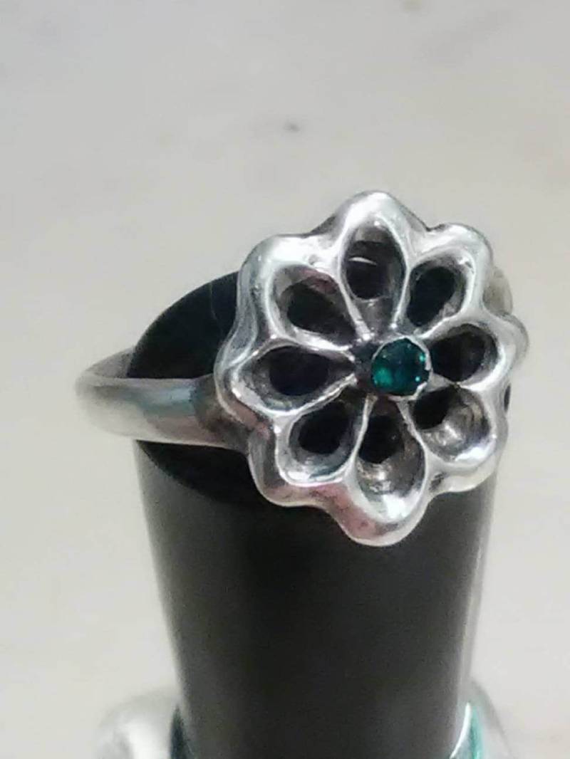 Sterlingsilber Ring Blume Geschenk Idee Hand Gemacht Liebling "Daisy" Design Mit Blauen Topas Zentrum Stein Sterlingsilber Ring Blume Geschenk Idee Hand Gemacht Liebling "Daisy" Design Mit Blauen Topas Zentrum Stein von EndlessFunctionalArt
