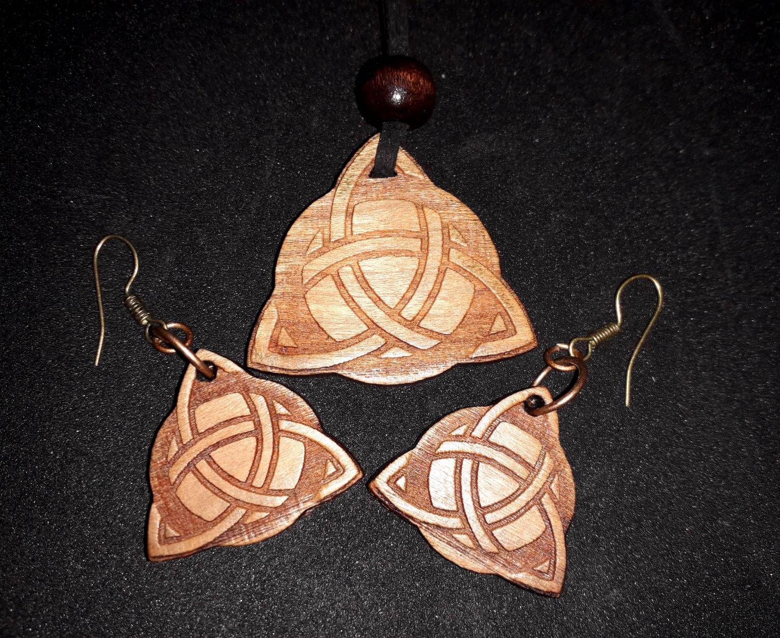 Holzschmuck Set, Einzigartig, Religiös, Geheimnisvoll Holzschmuck Set, Einzigartig, Religiös, Geheimnisvoll von Endlos