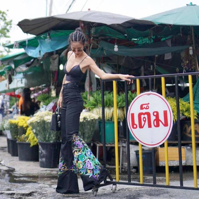 Frauen Schwarze Jeans Hoch Taillierte Schlaghosen Mit Wunderschönen Handgemachten Hill Tribe Stoff Bestickt/Boho Vintage 70Er Jahre Stil von Endorphyn