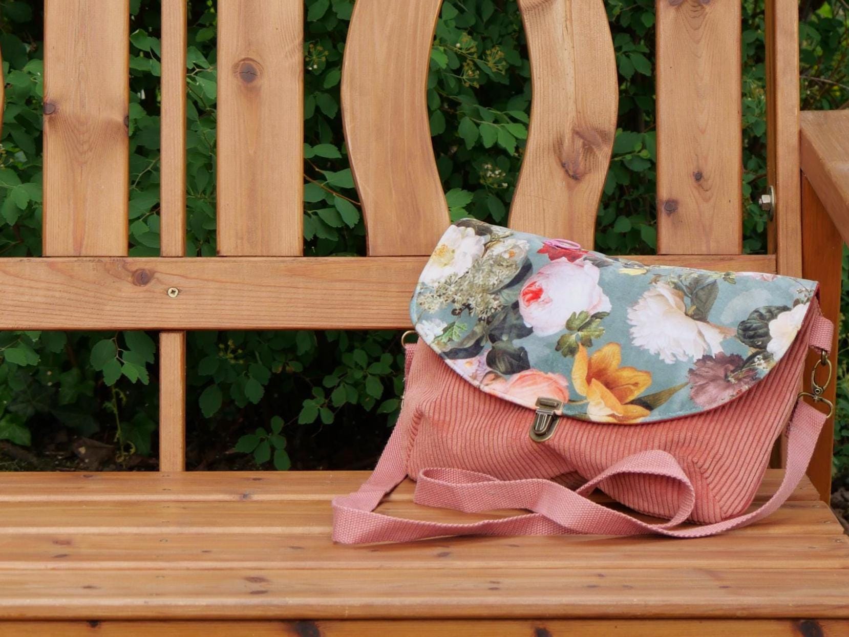 Umhängetasche, Shoulderbag Aus Kord Und Velours von Enemenema