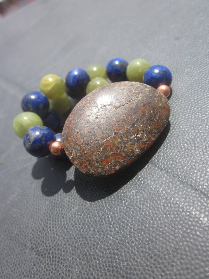 Fossiles Dinosaurier Knochen Grünes Kyanit Lapislazuli Armband Fossiles Dinosaurier Knochen Grünes Kyanit Lapislazuli Armband von EnergieArbeitGraz