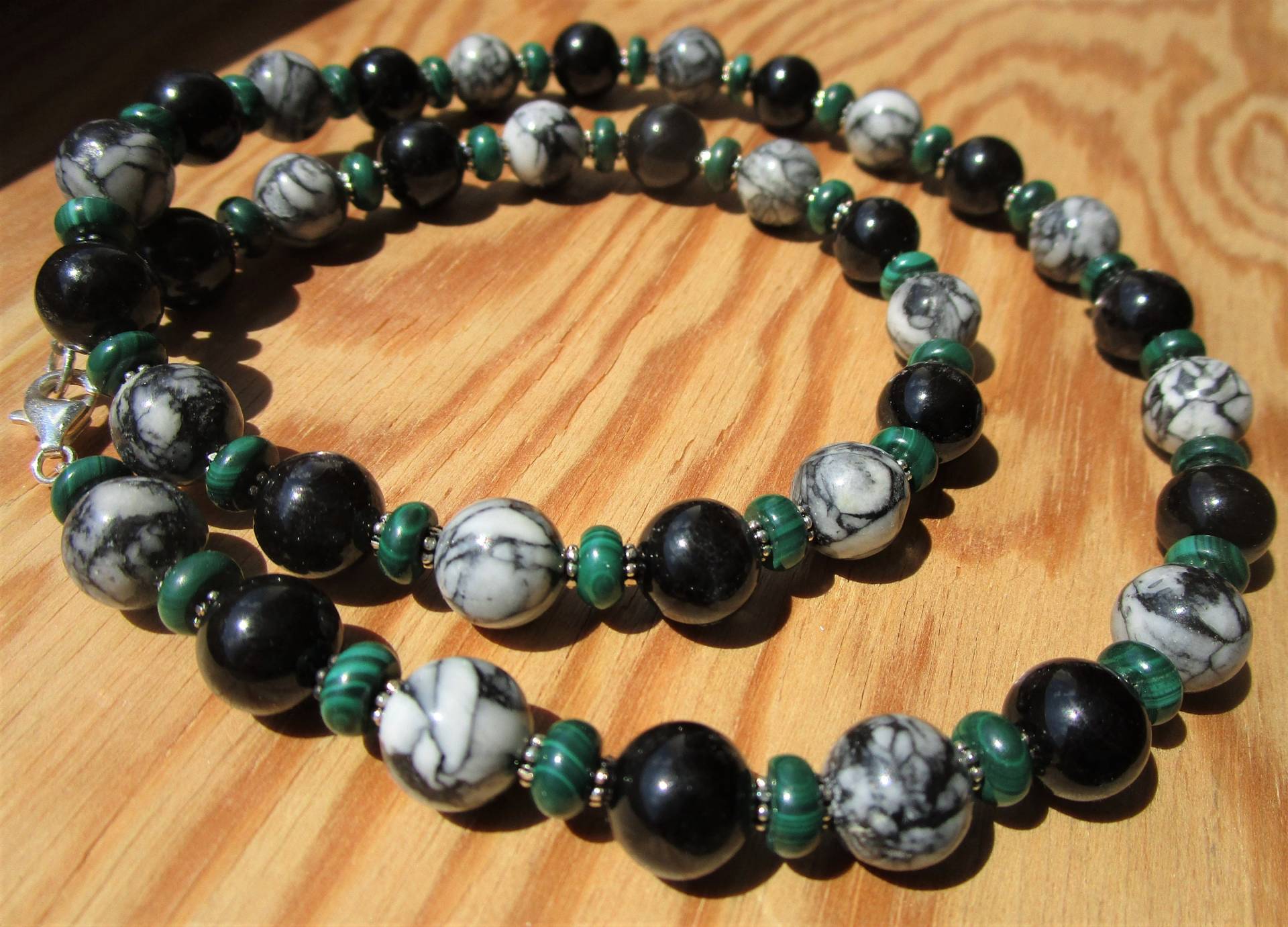 Lange Pinolith | Magnesit Mit Graphit; Eisblumenmagnesit Hypersthen Malachit Kette Ruhe Bewahren Lange Pinolith | Magnesit Mit Graphit; Eisblumenmagnesit Hypersthen Malachit Kette Ruhe Bewahren von EnergieArbeitGraz