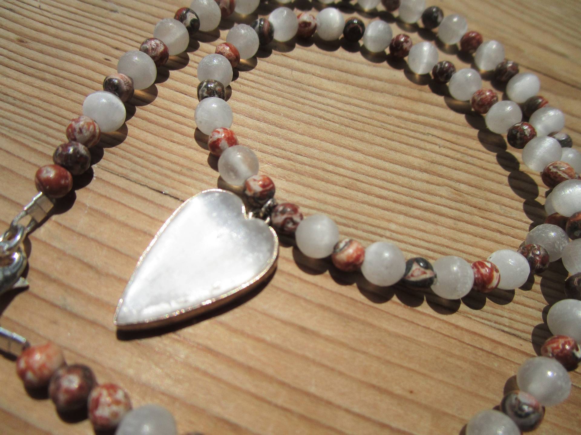 Selenit Leopardenjaspis Kette Nerven, Überblick Bewahren Selenit Leopardenjaspis Kette Nerven, Überblick Bewahren von EnergieArbeitGraz