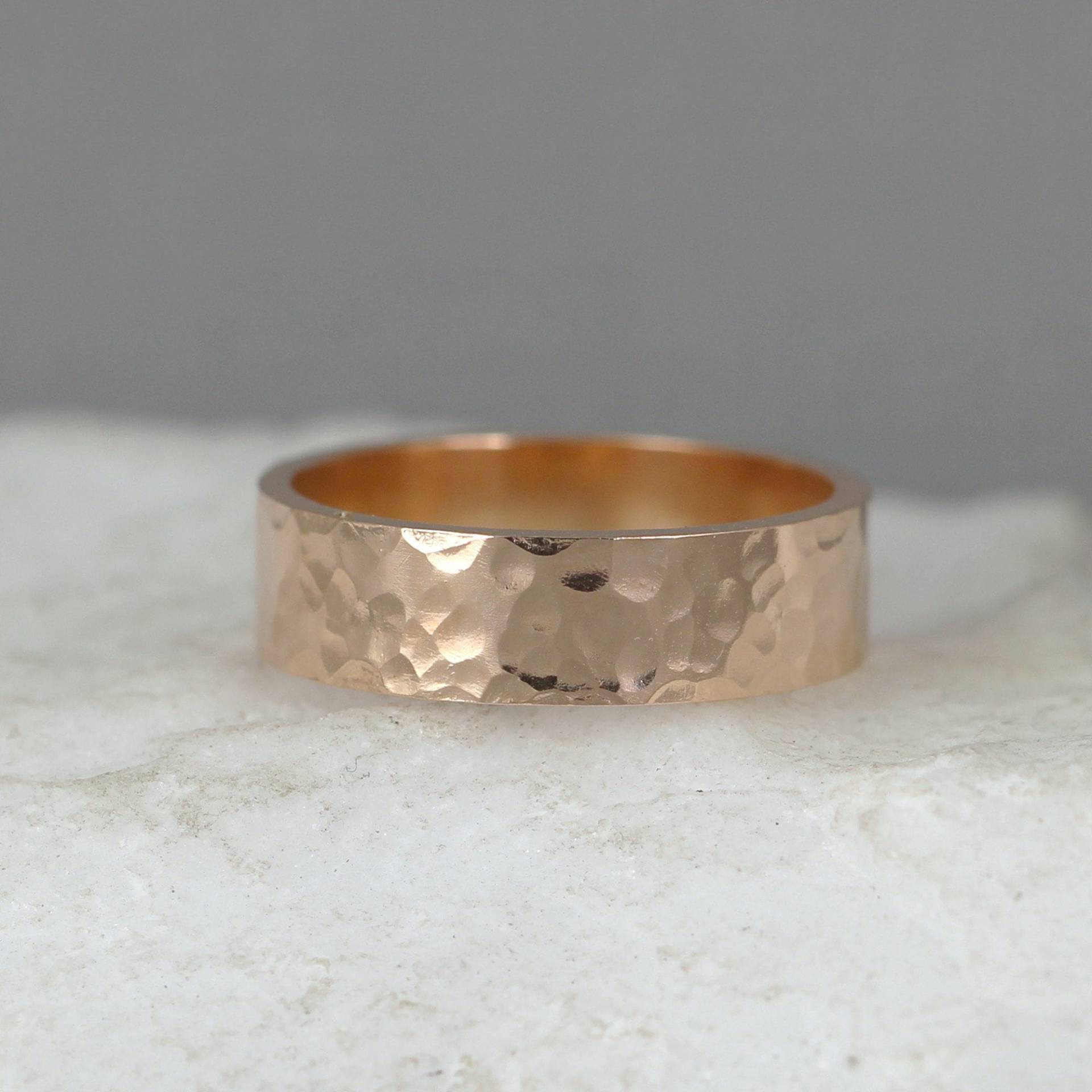 6mm 14K Gold Gehämmert Ehering - Herren Oder Damen Eheringe Gelb Weiß Rose Engagement Ringe Hammer Bands von EngagedJewelry