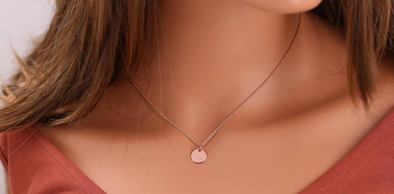 Halskette Rosègold, Namenskette, Necklace, Kette, Plättchen, Disk, Monogramm von Engalinia