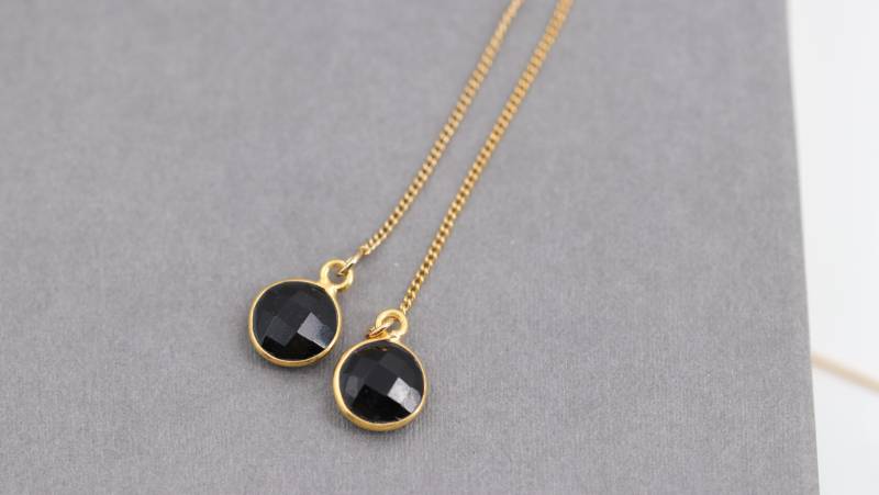 Ketten Ohrringe, Chain Onyx Lange Baumeln Kette Ohrringe , Einfädler, Ohr Gold Gefüllt Einfädler Edelstein von Engalinia