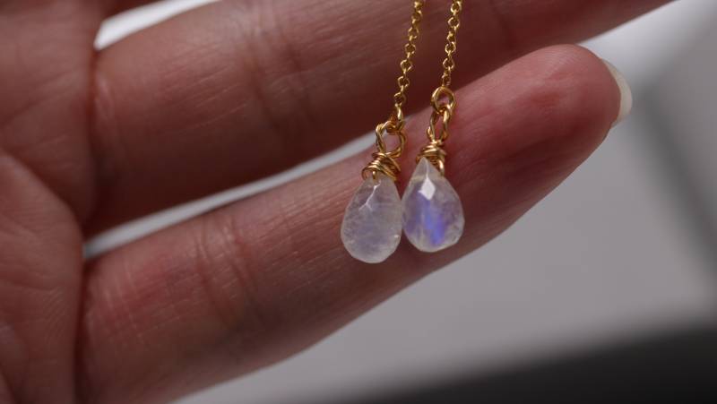 Ketten Ohrringe, Mondstein, Lange Baumeln Kette Ohrringe , Einfädler Mit 14K Gold Gefüllt Einfädler, Mondstein von Engalinia
