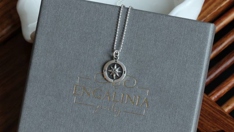 sterlingsilber Halskette Mit Kompass, Silber Kette Schlichte Kette, Geschenk Für Sie, Plättchen Layered von Engalinia