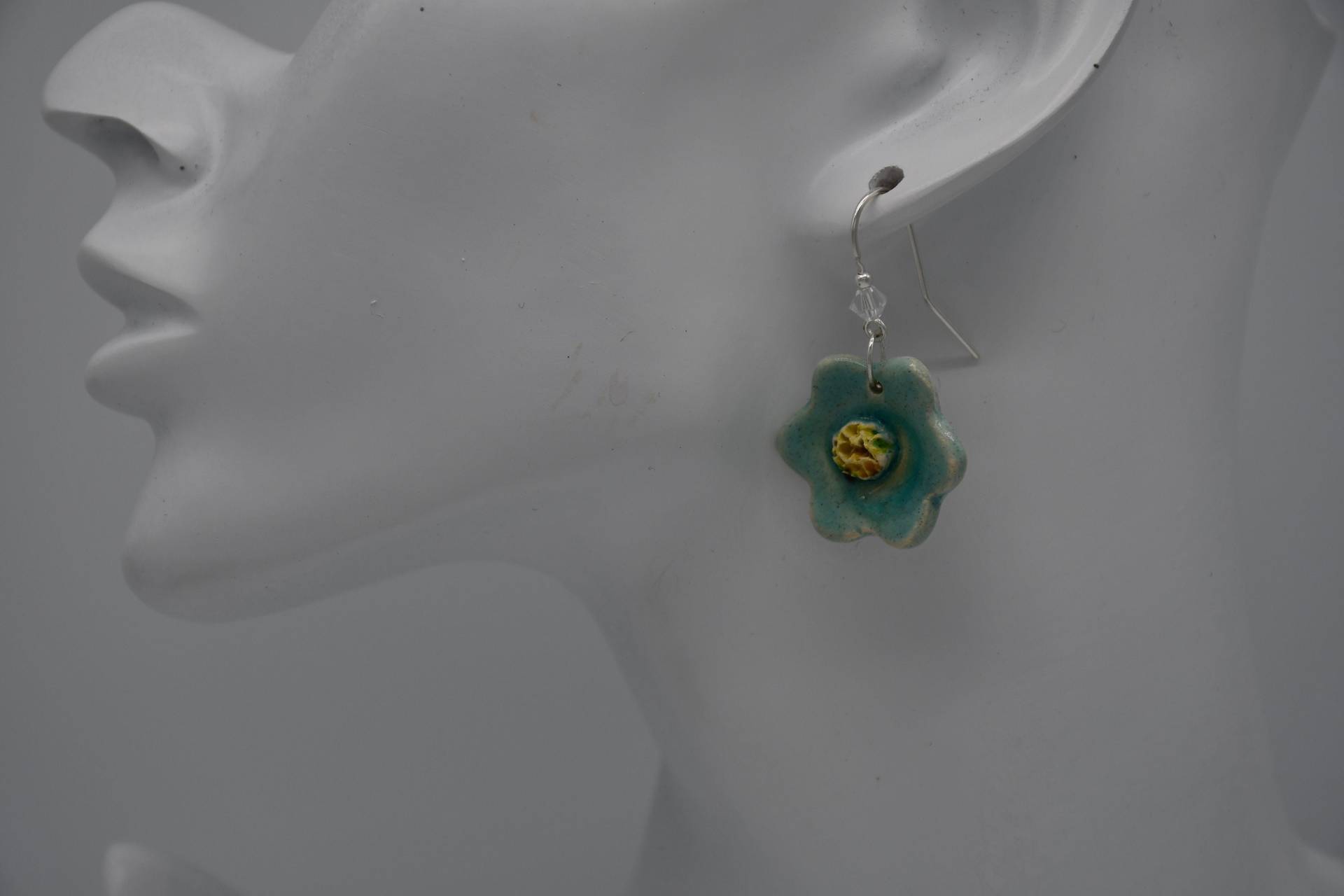 925Er Silber Ohrringe Mit Kristall Hängend Blaue Blumen Aus Keramik Haken Als Geschenk Für Lieblingsmenschen 5 925Er Silber Ohrringe Mit Kristall Hängend Blaue Blumen Aus Keramik Haken Als Geschenk Für Lieblingsmenschen 5 von EngelsWingsKeramik
