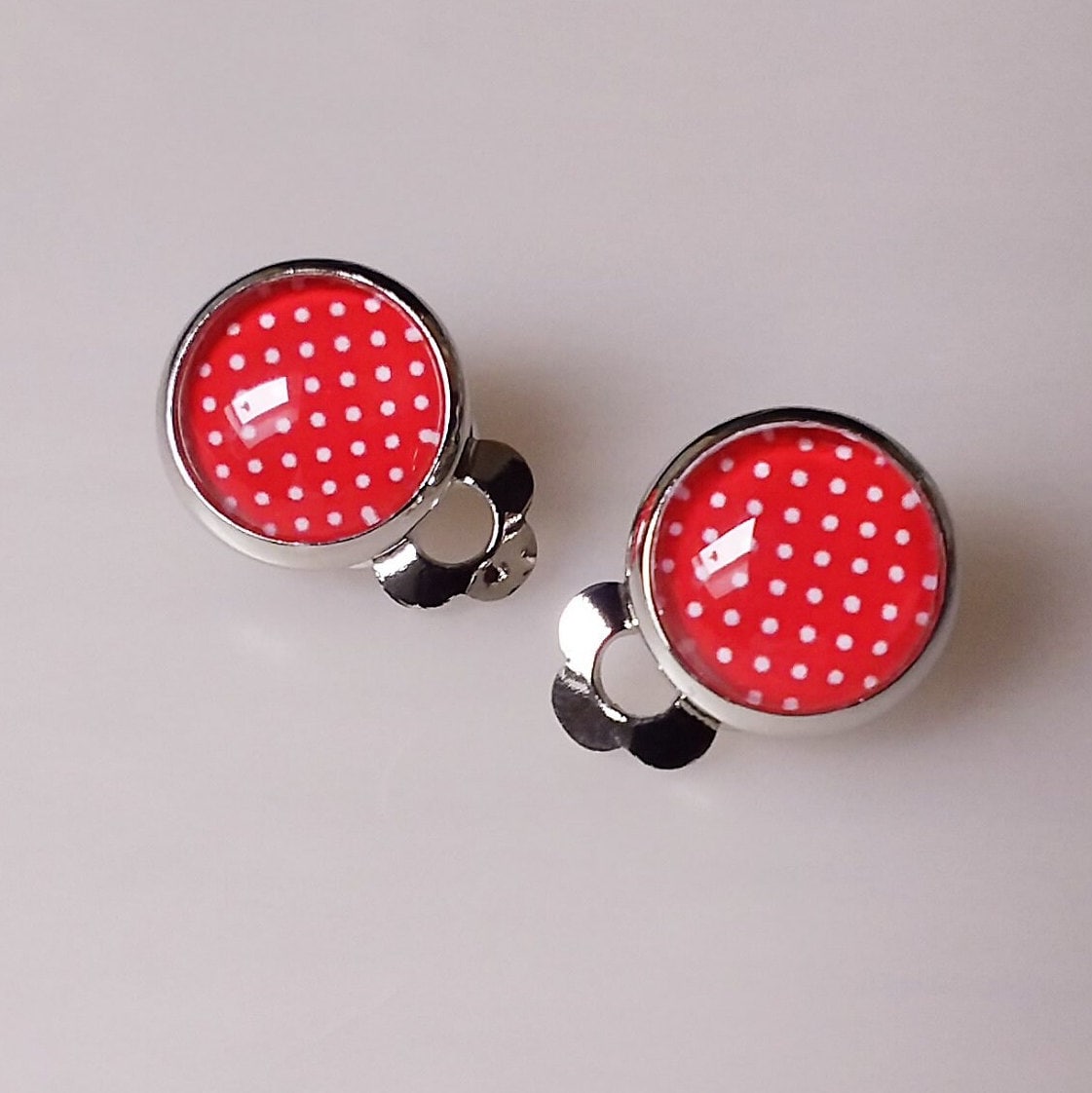Ohrclips Mädchen /Clip Ohrringe /Kinder Clips /Mädchen /Ohrstecker Punkte Polkadots Pünktchen/ Farbe Silber/Rot /Geschenk von Engelswunsch