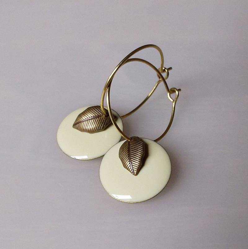 Ohrringe Emaille Messing Ohrhänger Scheibe Vanille Creme Emaillierte von Engelswunsch