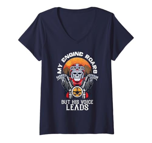 Damen Mein Motor dröhnt, Aber Seine Stimme führt Motorrad-Faith-Biker T-Shirt mit V-Ausschnitt Damen Mein Motor dröhnt, Aber Seine Stimme führt Motorrad-Faith-Biker T-Shirt mit V-Ausschnitt von Engine Roars Spiritual Motorcycle Skull rider