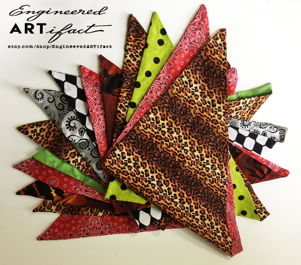Handgemachte Wende-Baumwoll-Bandanas in Coolen Prints von EngineeredARTifact
