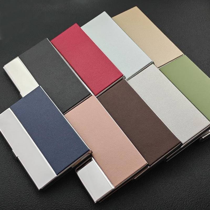 Individuelles Kartenetui Aus Kunstleder - Schlanker Metallakzent-Organizer Mit Graviertem Logo Oder Initialen Geschenk Für Büro Branding von EngraveGift