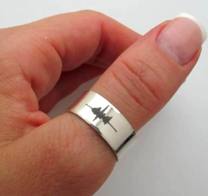 Benutzerdefinierte Sound Wave Ring Sterling Silber Graviert Band Personalisierte Geschenk Für Sie/Ihn Wellenform Schmuck von EngravedJewelry