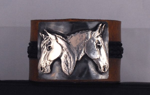 Benutzerdefinierte Rosshaar/Lederarmband, Sterling Silber Custom Pferdeköpfe Aus Ihren Eigenen Fotos, Leder Pferd Manschette Benutzerdefinierte Rosshaar/Lederarmband, Sterling Silber Custom Pferdeköpfe Aus Ihren Eigenen Fotos, Leder Pferd Manschette von Enigmahorse