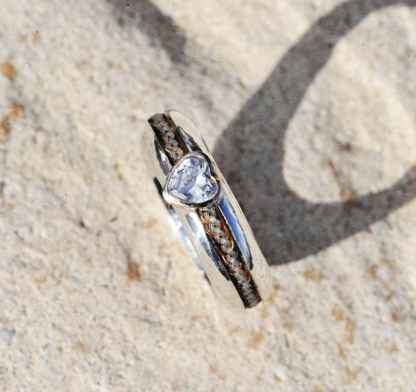Benutzerdefinierte Rosshaar-Ring, Sterling Silber Gold Rose Edelstein-Ring, Haustier Pelzring, Asche-Ring Benutzerdefinierte Rosshaar-Ring, Sterling Silber Gold Rose Edelstein-Ring, Haustier Pelzring, Asche-Ring von Enigmahorse