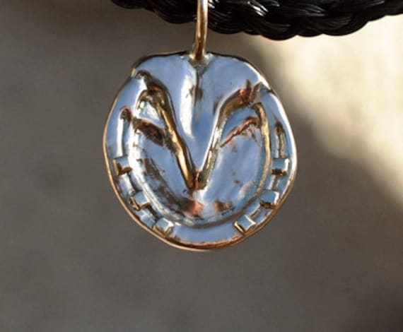 Pferd Huf Anhänger, Gold Huf, Silber Shod Charme, Charme Pferd Huf Anhänger, Gold Huf, Silber Shod Charme, Charme von Enigmahorse