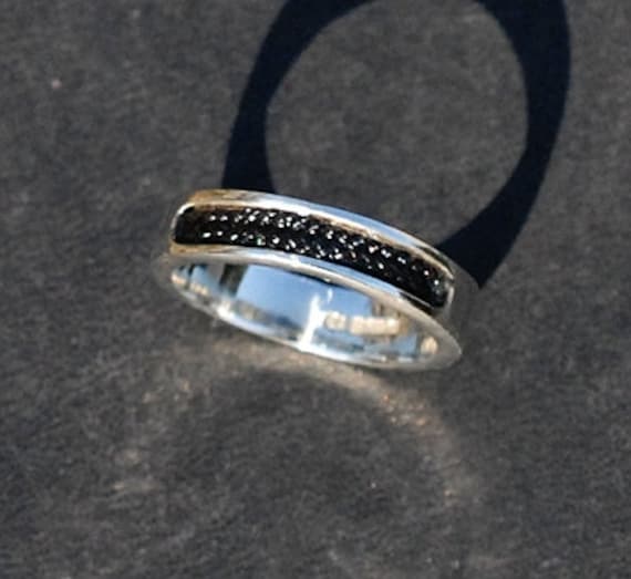 Pferdehaar Ring, 9Ct Gold Ring, Roségold Ring, Trauring, Pferdeschmuck, Haustierfell Ring, Esche Ring, Gedenkring Pferdehaar Ring, 9Ct Gold Ring, Roségold Ring, Trauring, Pferdeschmuck, Haustierfell Ring, Esche Ring, Gedenkring von Enigmahorse