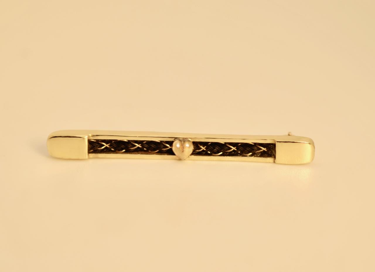 Spezial Anstecknadel Aus Pferdehaar, Geflochtenes Silberpferd, Aschebrosche, Geflochtenes Pferd, Brosche, Geflochtenes Pferd, Geflochtenes Pferd Spezial Anstecknadel Aus Pferdehaar, Geflochtenes Silberpferd, Aschebrosche, Geflochtenes Pferd, Brosche, Geflochtenes Pferd, Geflochtenes Pferd von Enigmahorse