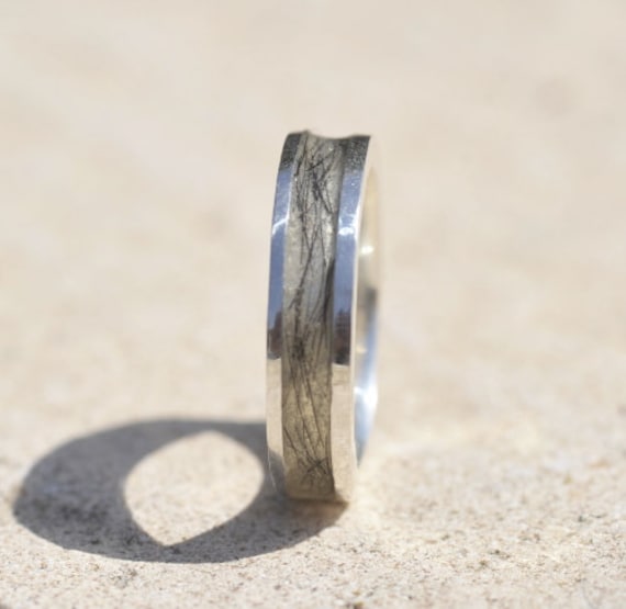 Tierfell Ring, Filzring Sterling Silber, Tierfell Ring Gold, Katzen Ring, Feuerzeug Ring, Erinnerungsring, Asche Feuerbestattung von Enigmahorse