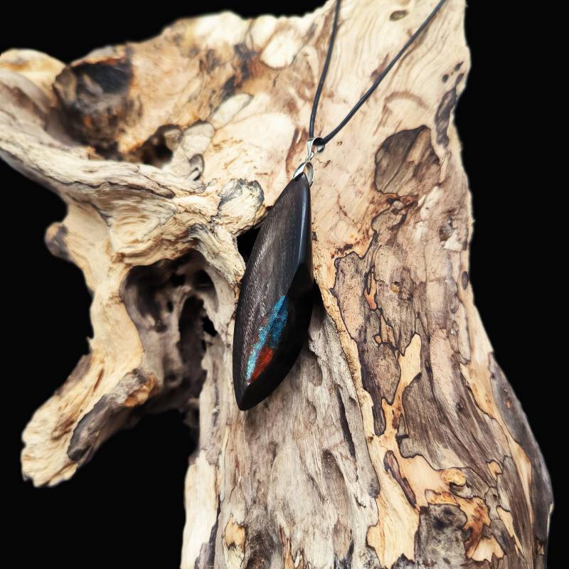 Einzigartiger Büffelhorn Anhänger Mit Farbigem Epoxidharz - Handgefertigter Hornschmuck, Unikat Und Moderner Resin Schmuck von Enjearth