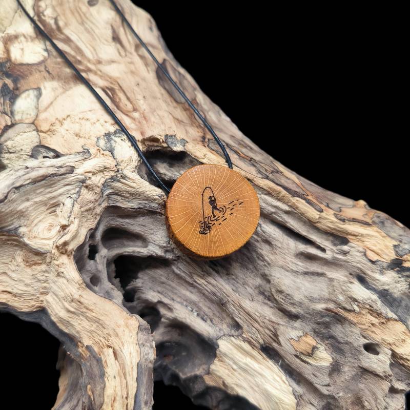 Holzschmuck - Angler Kette Anhänger Halsschmuck Naturschmuck von Enjearth