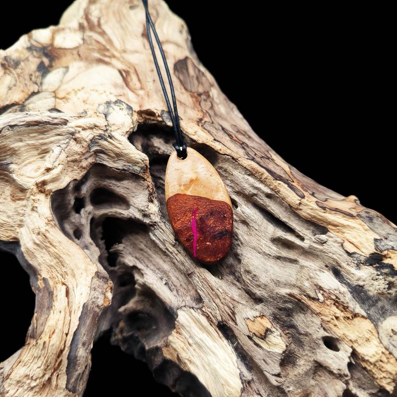 Holzschmuck - Anhänger Kette Unikat Handgefertigt Halsschmuck Naturschmuck von Enjearth