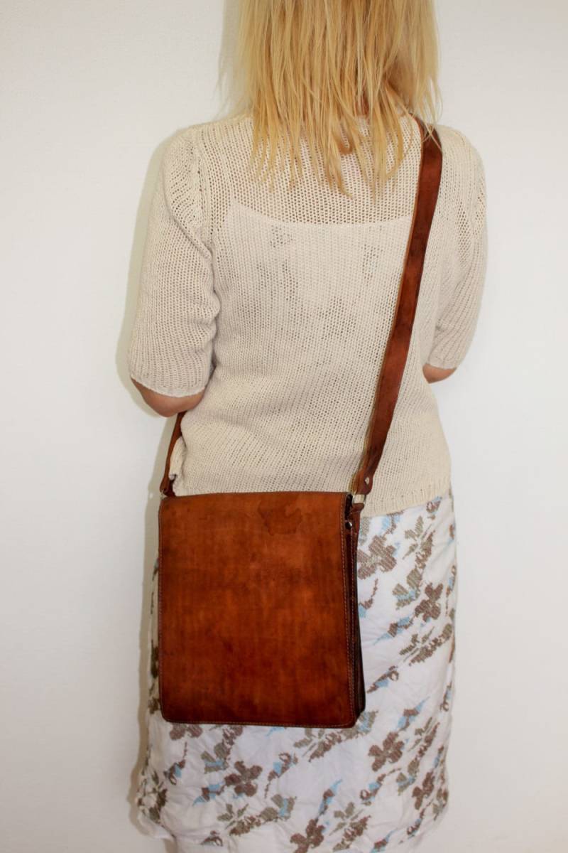 Leder Messenger Tasche Braun Distressed Ledertasche Umhängetasche Tan Brown Satchel 60Er Jahre von EnjoyMyVintage