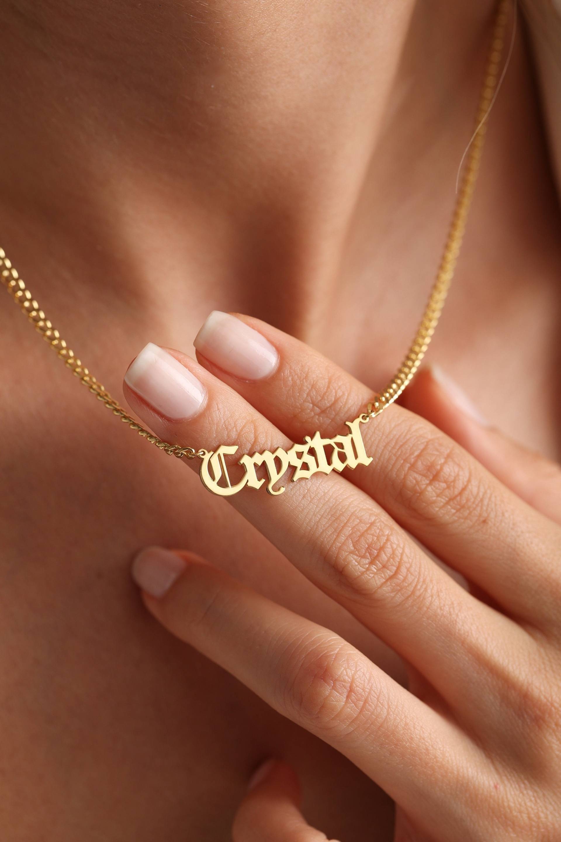 14K Gold Gothic Name Halskette - Personalisierte Old English Style, Personalisierter Schmuck, Schmuck Geschenke, Für Frauen, Weihnachtsgeschenk von EnosJewelry