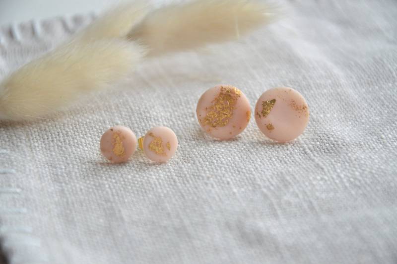 Ohrstecker „Golden Blush" Polymer Clay, Blush, Gold Rund Ohrstecker „Golden Blush" Polymer Clay, Blush, Gold Rund von Enoughtobe