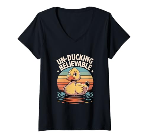 Damen Un Ducking Believable Ente Humor Retro Sonnenuntergang T-Shirt mit V-Ausschnitt Damen Un Ducking Believable Ente Humor Retro Sonnenuntergang T-Shirt mit V-Ausschnitt von Enten Humor Wortspiel Retro Sonnenuntergang