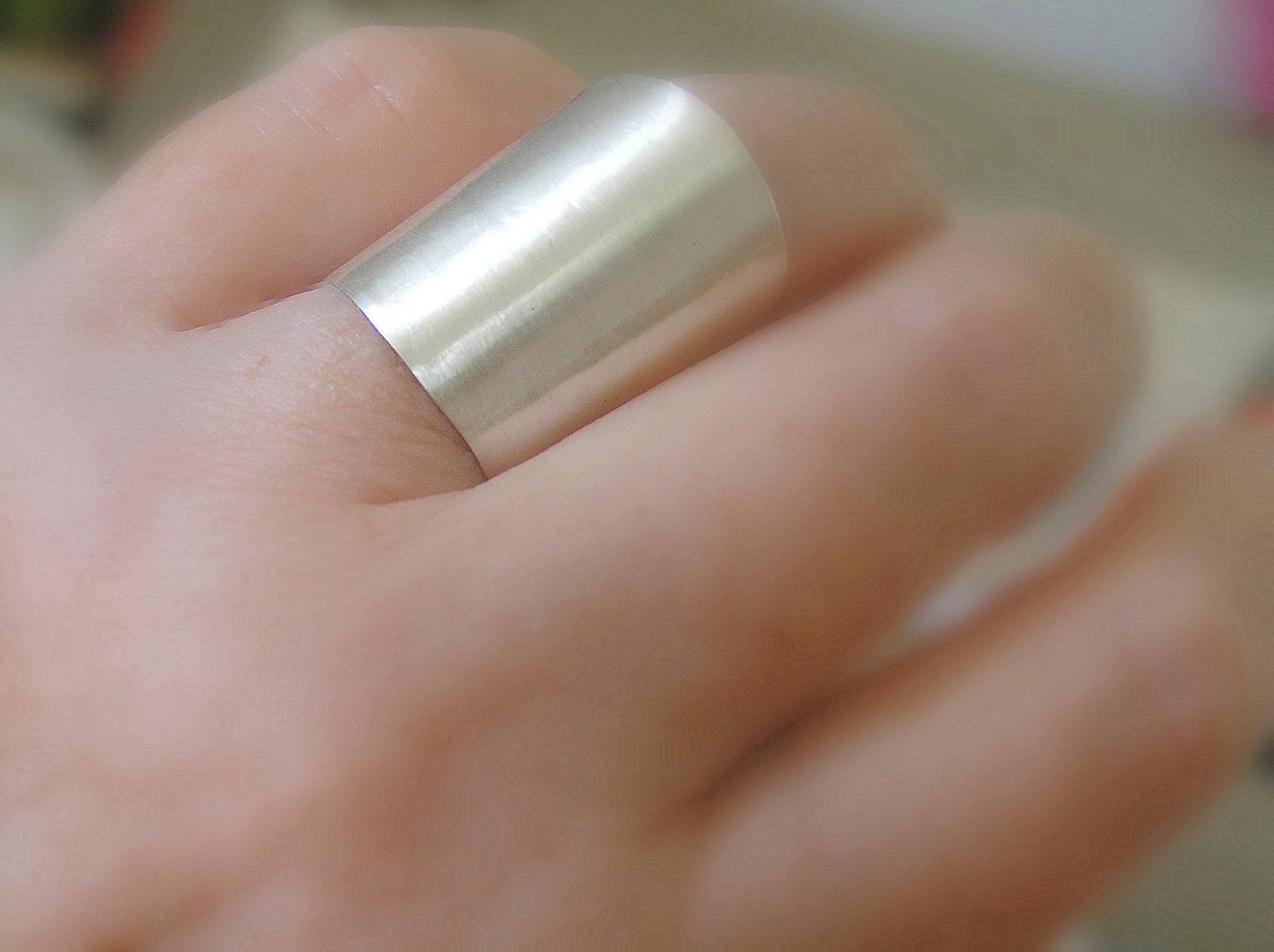 Breite Band Sterling Silber Ring - Matte Finish Statement-Ring von Entinalane