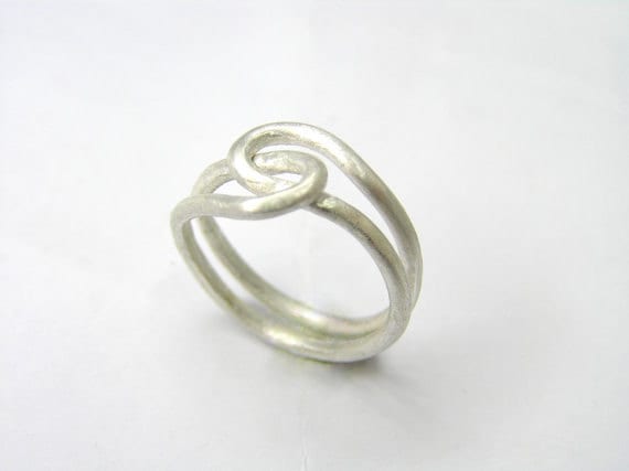 Einheitsring. Handgemachte Silber Ring. Ineinandergreifender Moderner Silberring von Entinalane