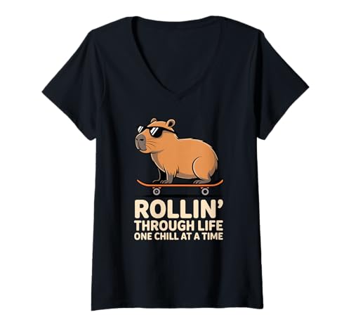 Damen Capybara Rollin’ Through Life One Chill at A Time Skateboard T-Shirt mit V-Ausschnitt Damen Capybara Rollin’ Through Life One Chill at A Time Skateboard T-Shirt mit V-Ausschnitt von Entspanntes Capybara Lovers Vibes Chill Relax