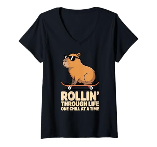 Damen Capybara Rollin’ Through Life One Chill at A Time Skateboard T-Shirt mit V-Ausschnitt Damen Capybara Rollin’ Through Life One Chill at A Time Skateboard T-Shirt mit V-Ausschnitt von Entspanntes Capybara Lovers Vibes Chill Relax